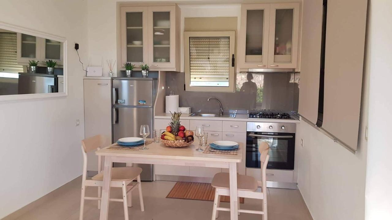 Marina Deluxe Apartments Istron エクステリア 写真